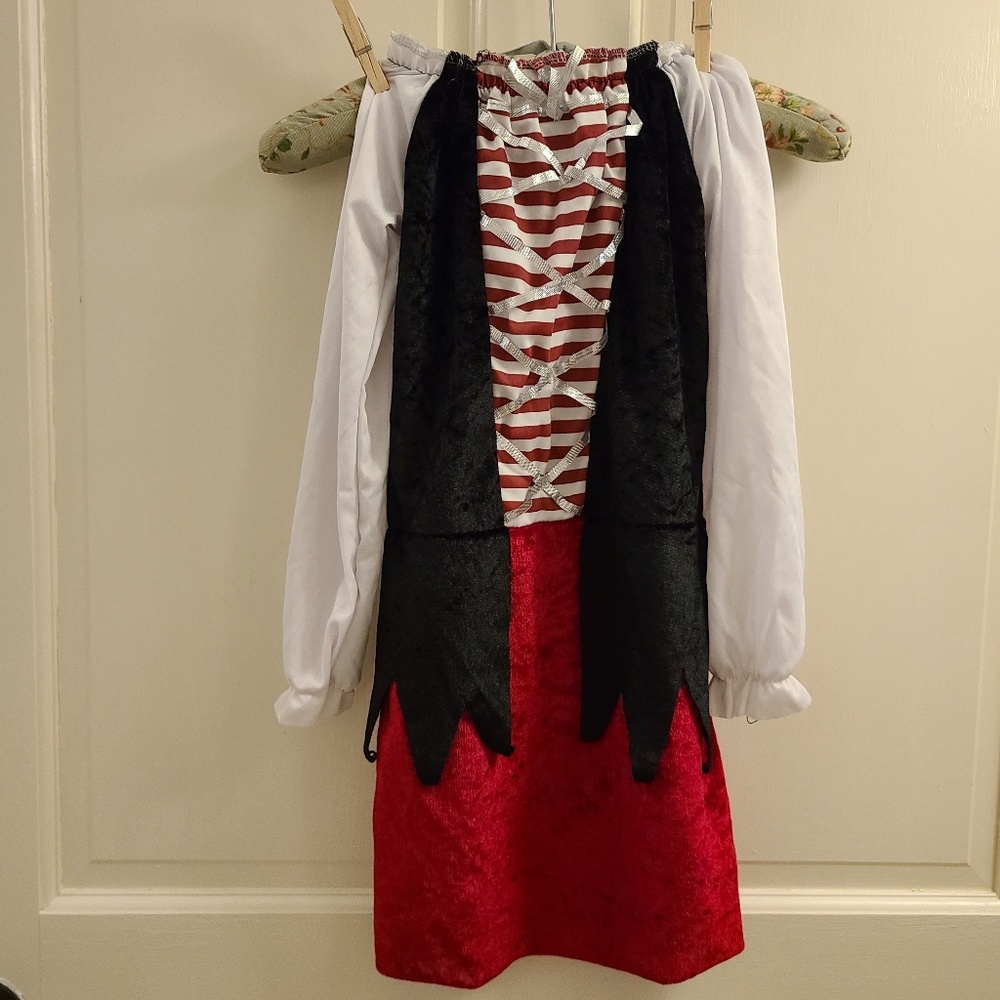 Girls Halloween pirate costume